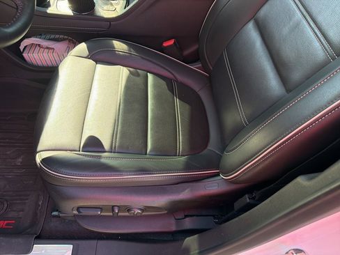 Used 2023 GMC Acadia Denali w/ Denali Ultimate Package image 8