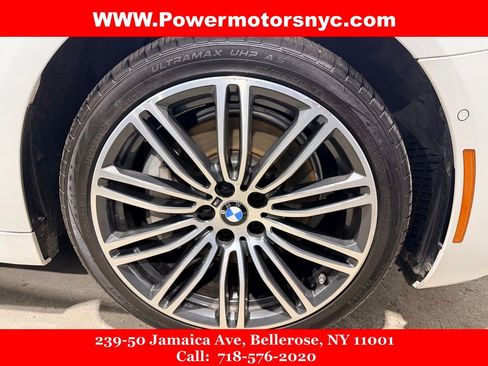 Used 2020 BMW 530e w/ M Sport Package image 16