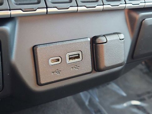 Certified 2022 Chevrolet Silverado 1500 Custom Trail Boss w/ Safety Confidence Package image 18