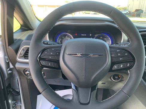 New 2026 Chrysler Pacifica Select image 16