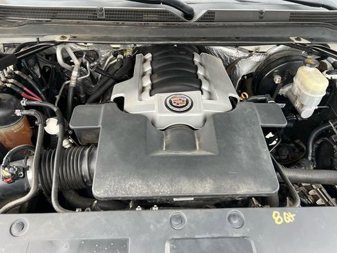 Used 2015 Cadillac Escalade Premium image 50