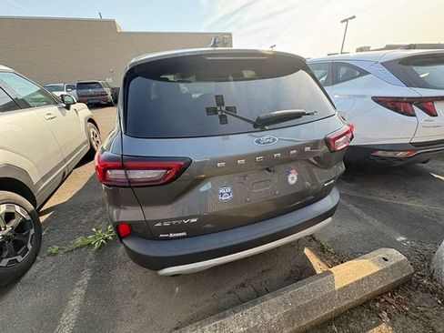Used 2023 Ford Escape Active AWD/4WD image 2