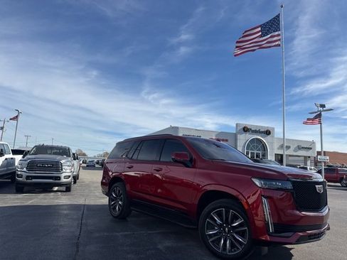 Used 2024 Cadillac Escalade Sport Platinum image 5