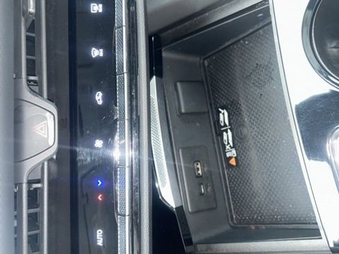 Used 2025 Buick Envision Preferred image 22