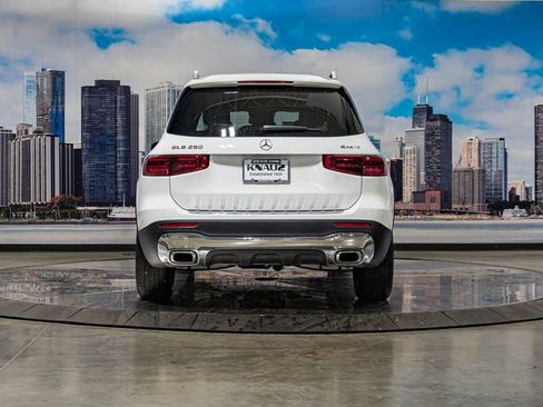 Used 2026 Mercedes-Benz GLB 250 4MATIC image 11