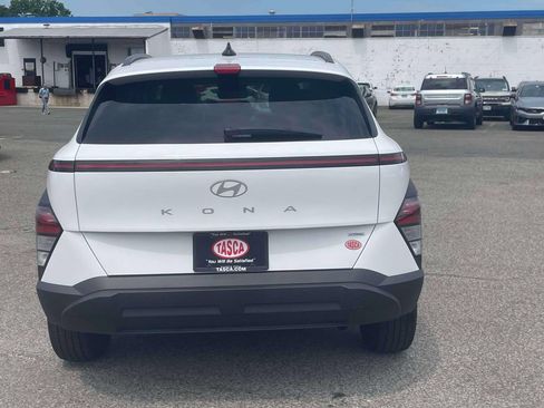 Used 2024 Hyundai Kona SEL AWD/4WD image 7
