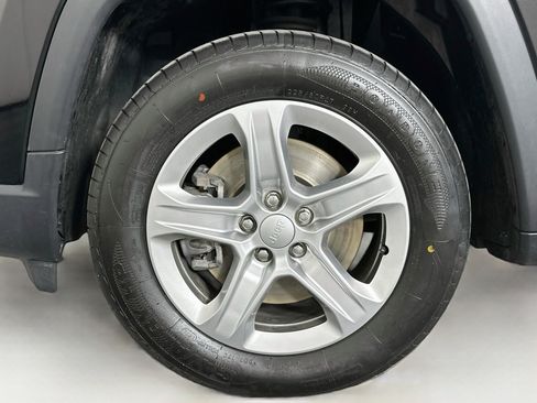 Used 2023 Jeep Compass Latitude AWD/4WD image 11