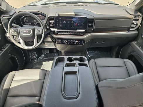 Used 2025 GMC Sierra 1500 SLT AWD/4WD image 18
