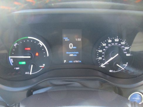 Used 2021 Toyota Sienna XSE w/ XSE Plus Package image 18