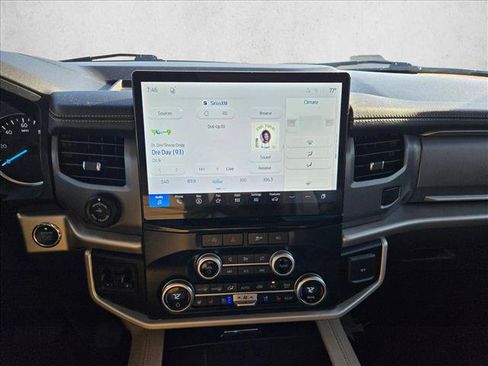 Used 2023 Ford Expedition XLT AWD/4WD image 14