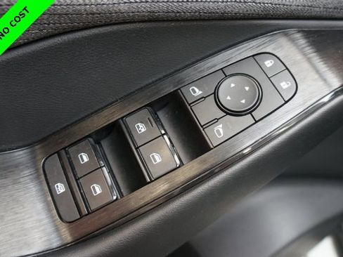 Used 2023 Nissan Rogue S image 28