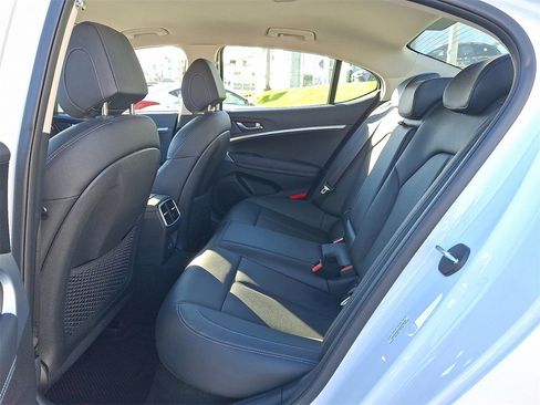 Used 2024 Genesis G70 2.5T image 11