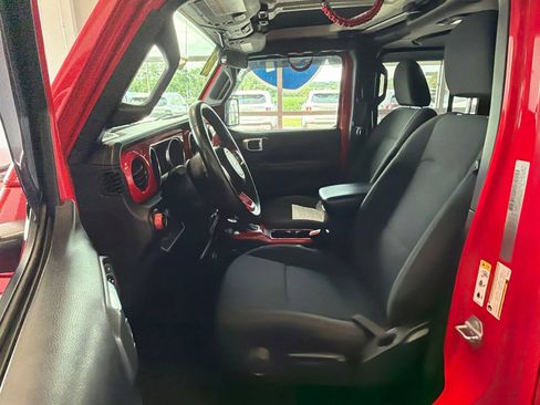 Used 2018 Jeep Wrangler Unlimited Sport S AWD/4WD image 14