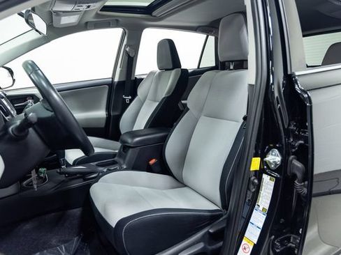 Used 2016 Toyota RAV4 XLE AWD/4WD image 22