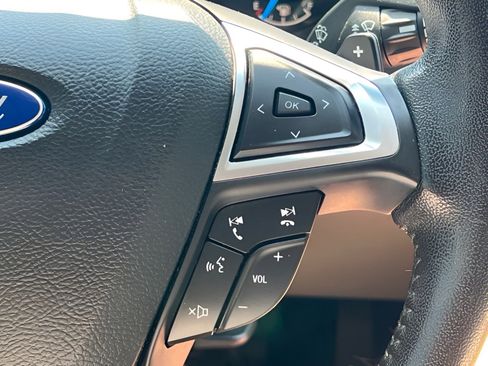 Used 2017 Ford Fusion SE FWD image 22