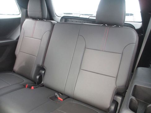 Used 2023 Chevrolet Traverse RS AWD/4WD image 22