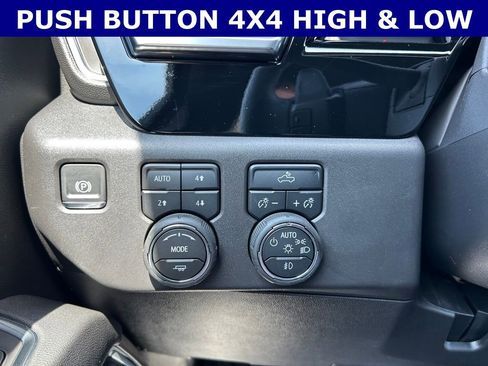 Used 2026 Chevrolet Silverado 1500 LT Trail Boss w/ Convenience Package II AWD/4WD image 15