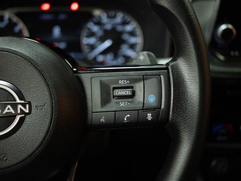 Used 2022 Nissan Rogue SV FWD image 27