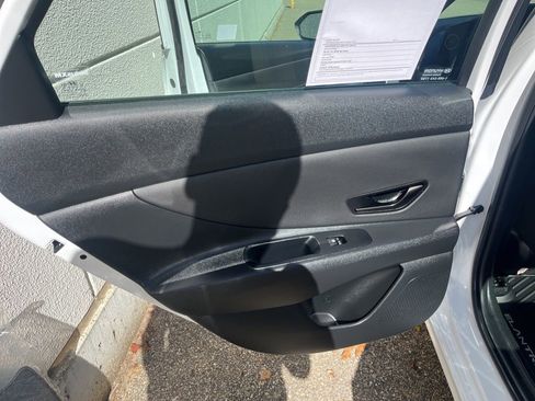 Used 2025 Hyundai Elantra SEL image 14