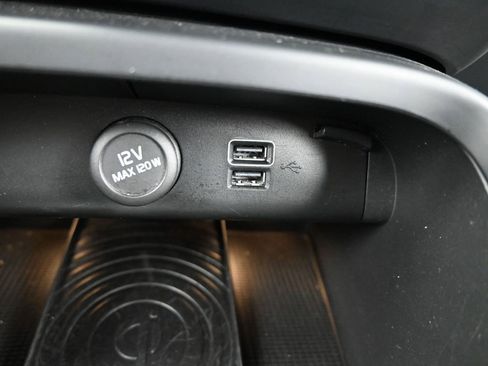 Used 2019 Volvo XC40 T5 R-Design image 35