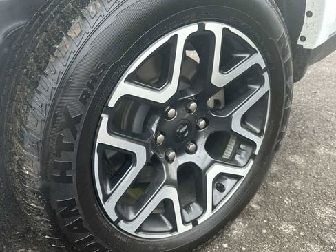 Used 2025 RAM 1500 Laramie image 9