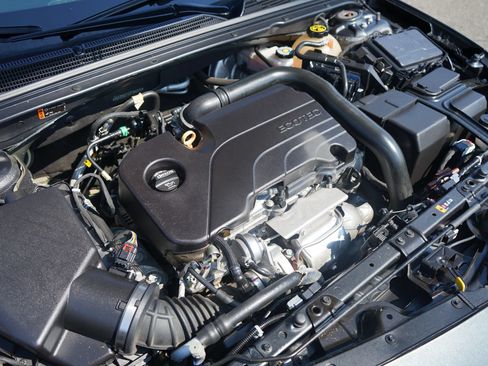 Used 2018 Chevrolet Malibu LT FWD image 9