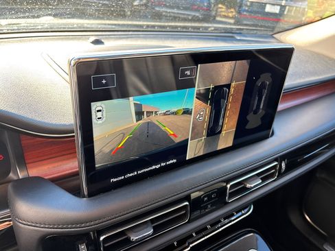 Certified 2023 Lincoln Nautilus Reserve w/ Equipment Group 201A image 20