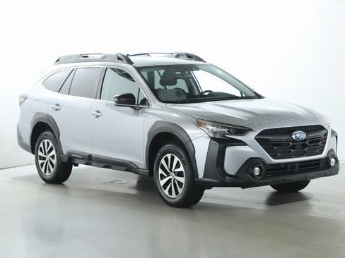 Certified 2024 Subaru Outback Premium AWD/4WD image 9