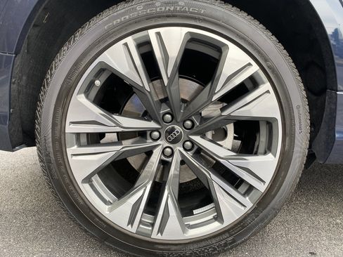 Used 2025 Audi Q8 Premium Plus image 41