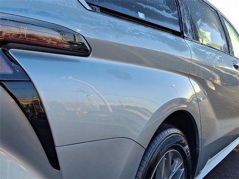 Certified 2024 Toyota Sienna LE image 8