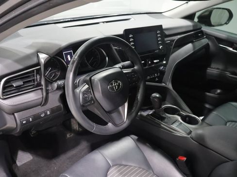 Used 2022 Toyota Camry SE w/ Convenience Package FWD image 14
