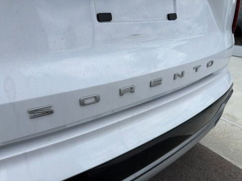 Certified 2022 Kia Sorento S FWD image 4