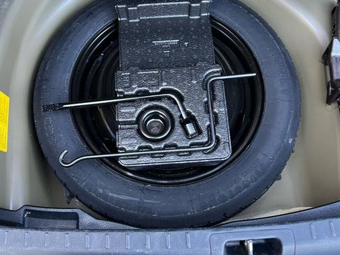 Used 2014 Toyota Corolla LE Premium image 40