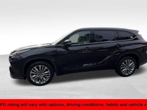 Used 2024 Toyota Highlander Platinum image 9