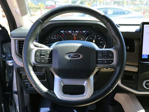 Used 2024 Ford Expedition Limited image 43