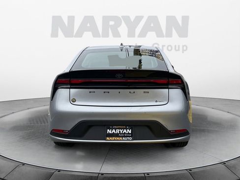 Used 2025 Toyota Prius LE image 6