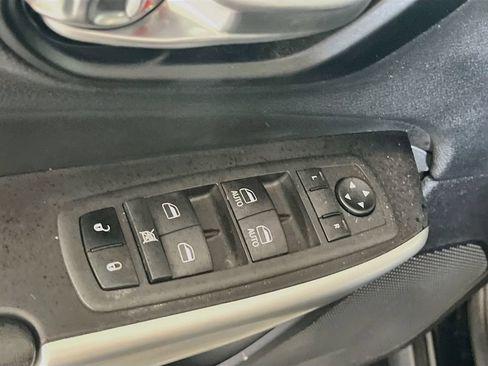 Used 2022 Jeep Cherokee Latitude AWD/4WD image 17