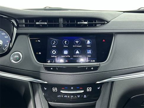 Used 2025 Cadillac XT5 Luxury image 13