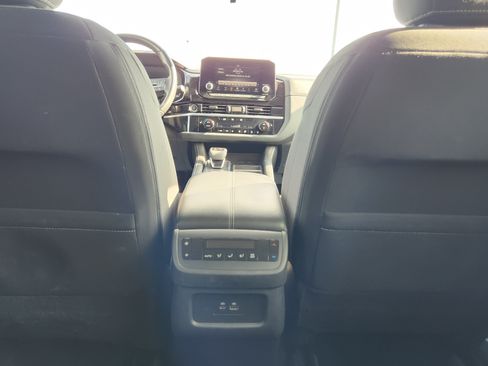 Used 2024 Nissan Pathfinder SV AWD/4WD image 14
