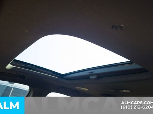 Used 2022 Chevrolet Traverse Premier w/ Redline Edition image 9