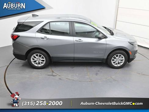 Used 2023 Chevrolet Equinox LS AWD/4WD image 33