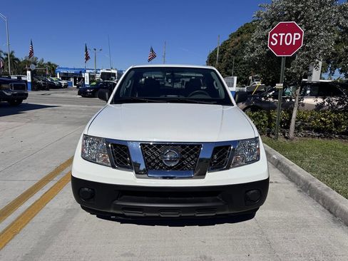 Used 2016 Nissan Frontier S image 2