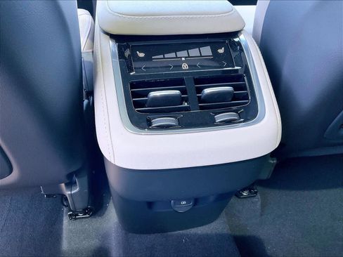 New 2026 Volvo XC90 B6 Plus w/ Protection Package Premier image 16