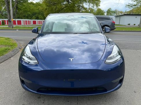 Used 2020 Tesla Model Y Long Range AWD/4WD image 2