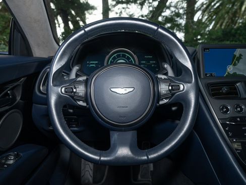 Used 2020 Aston Martin DB11 Coupe image 20