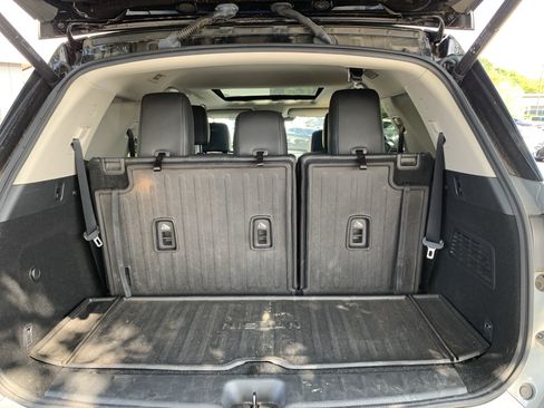 Used 2022 Nissan Pathfinder Platinum w/ Cargo Package FWD image 34