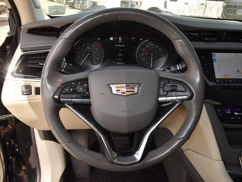 Used 2020 Cadillac XT6 Premium Luxury image 23