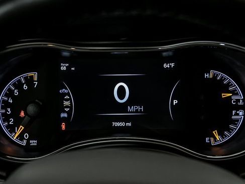 Used 2020 Jeep Grand Cherokee Altitude image 17