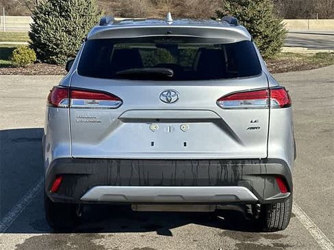 Used 2024 Toyota Corolla Cross LE image 4