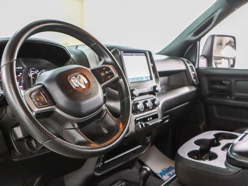 Used 2024 RAM 3500 Tradesman w/ Chrome Appearance Group image 22